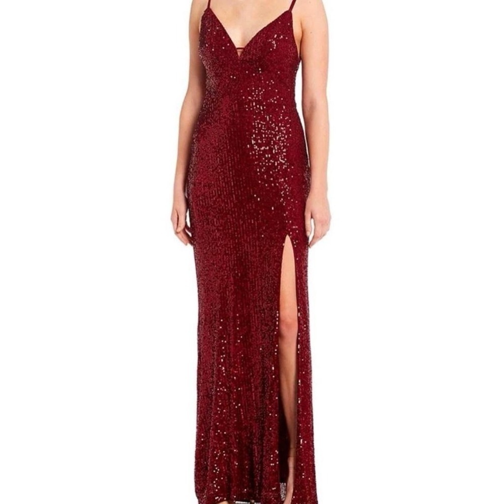 ✨ NWT B. Smart Burgundy Sequin Formal Gown – Junior’s Size 9/10 ✨